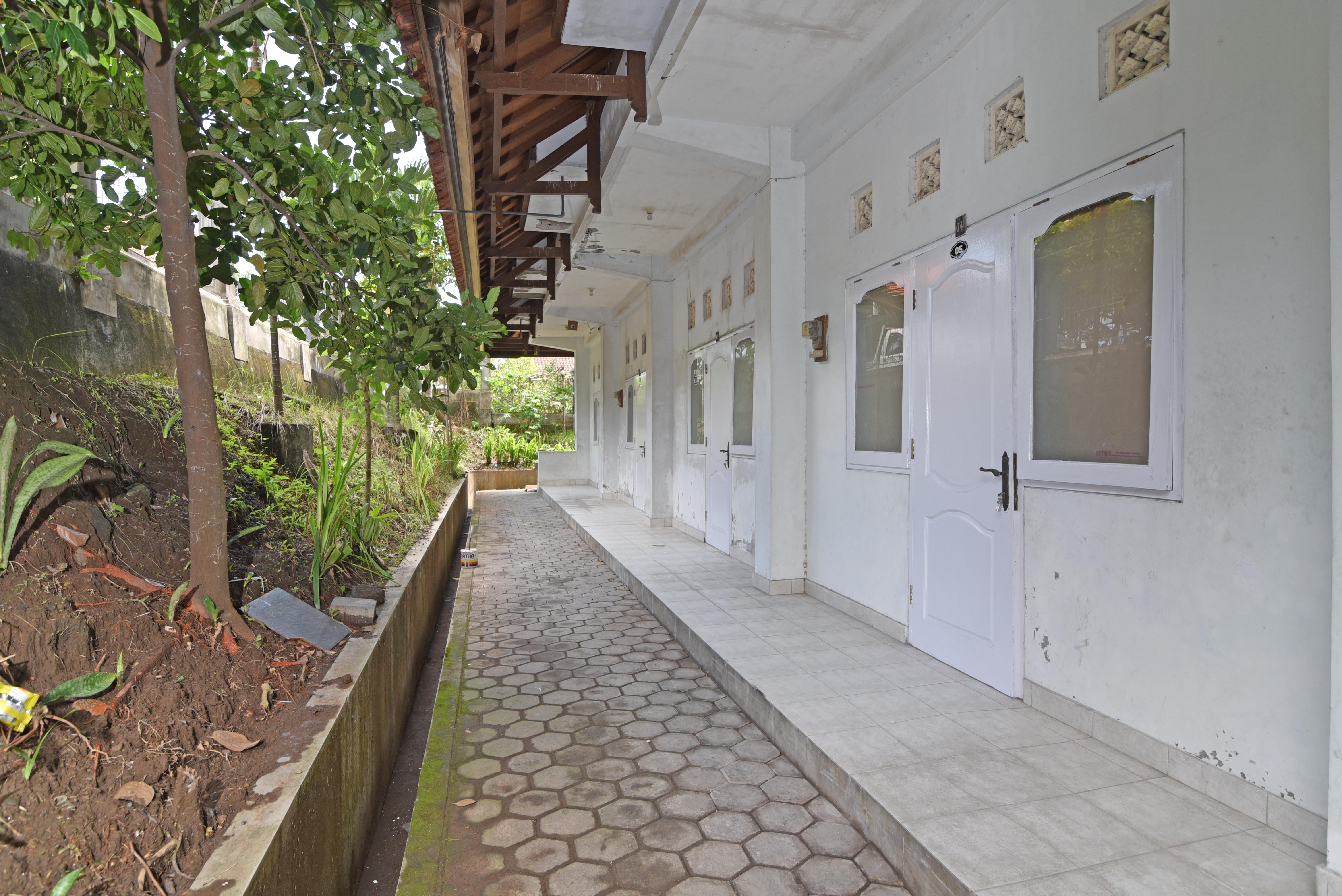Hotel Reddoorz @ Jalan Gatot Subroto Denpasar Exterior foto