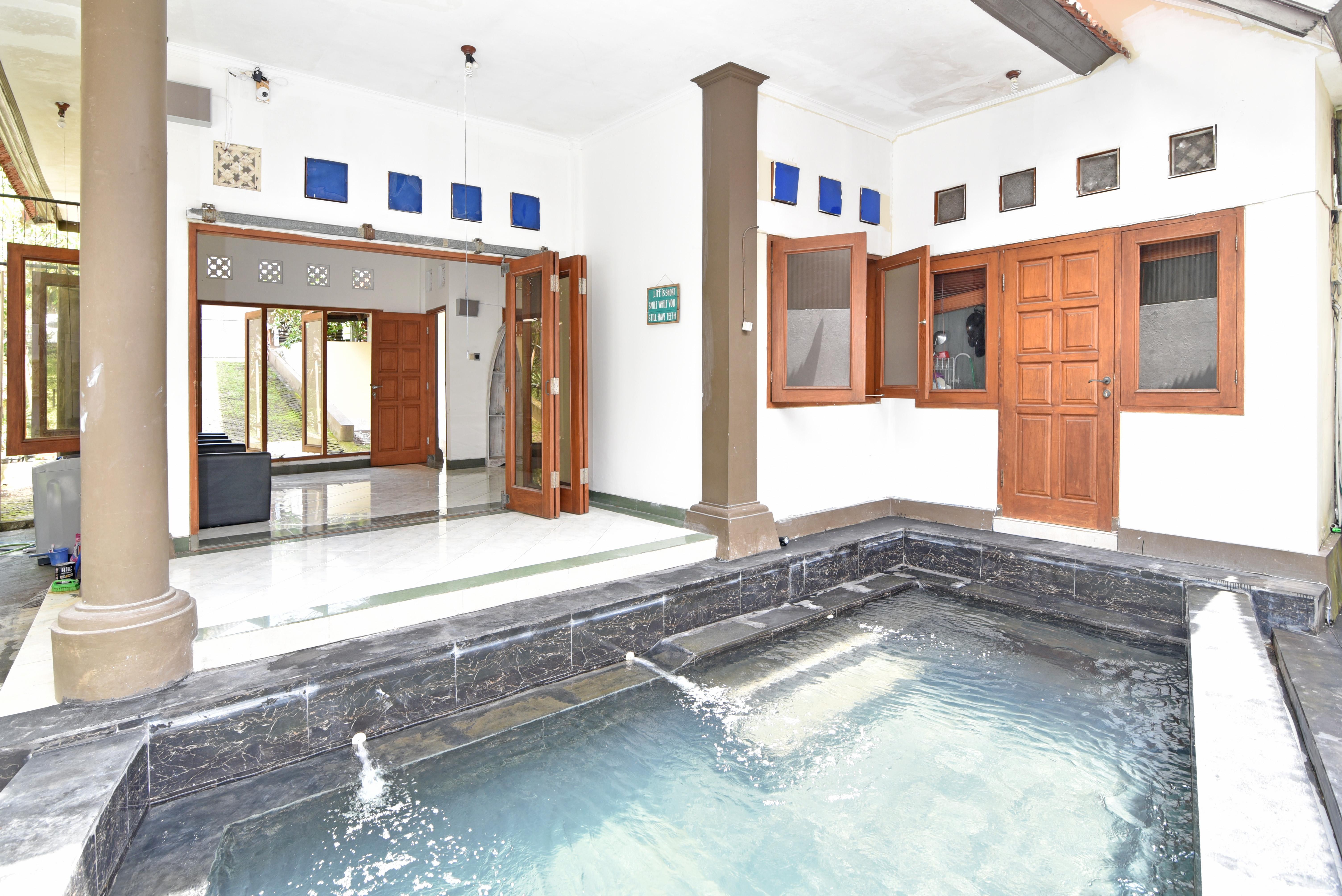 Hotel Reddoorz @ Jalan Gatot Subroto Denpasar Exterior foto