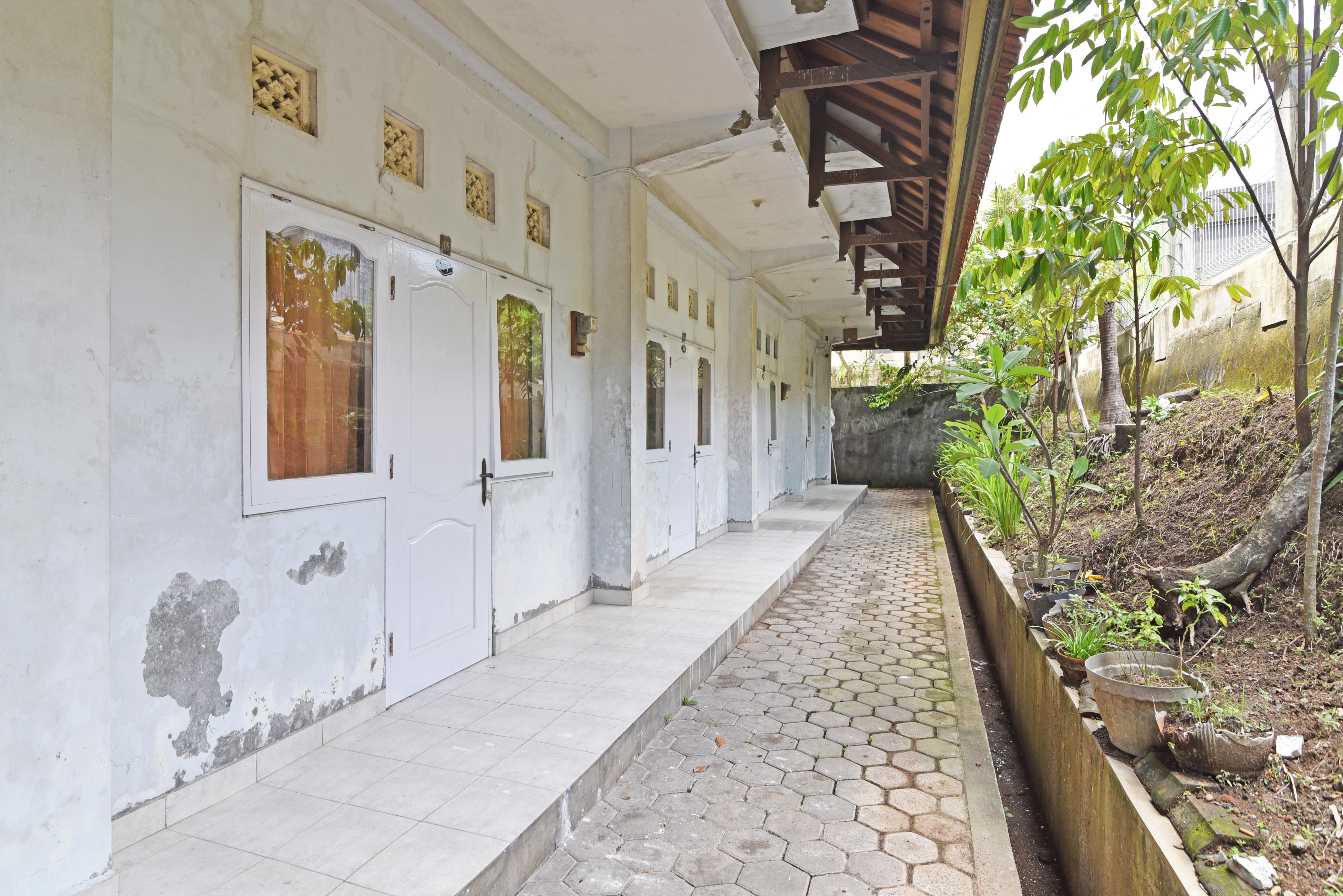 Hotel Reddoorz @ Jalan Gatot Subroto Denpasar Exterior foto